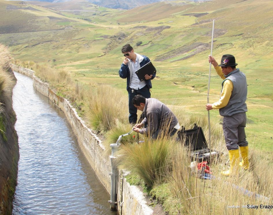 Aforo realizado en el canal Cunugyacu - Chimborazo - 