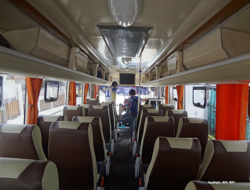 Buses Carrocerías Fiallos - 